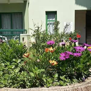 Apart Otel Avlu 1, İçmeler